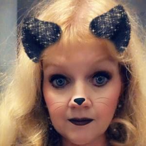 Meet your Posher, Pam